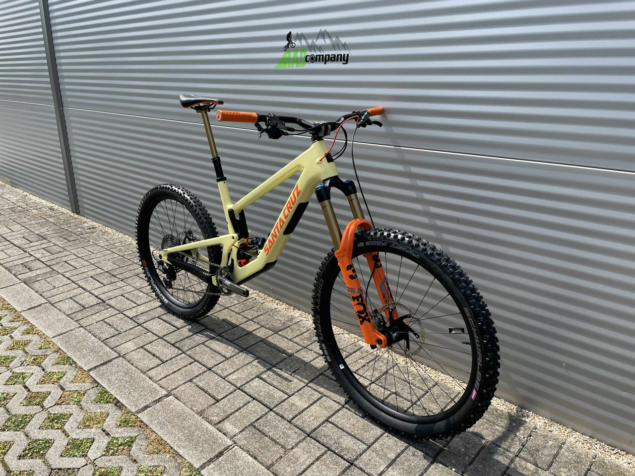 2024 Santa Cruz Nomad Carbon CC Enduro Kerékpár 2024 Santa Cruz Nomad Carbon CC Enduro Kerékpár