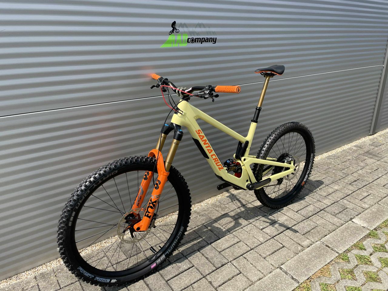 2024 Santa Cruz Nomad Carbon CC Enduro Kerékpár 2024 Santa Cruz Nomad Carbon CC Enduro Kerékpár