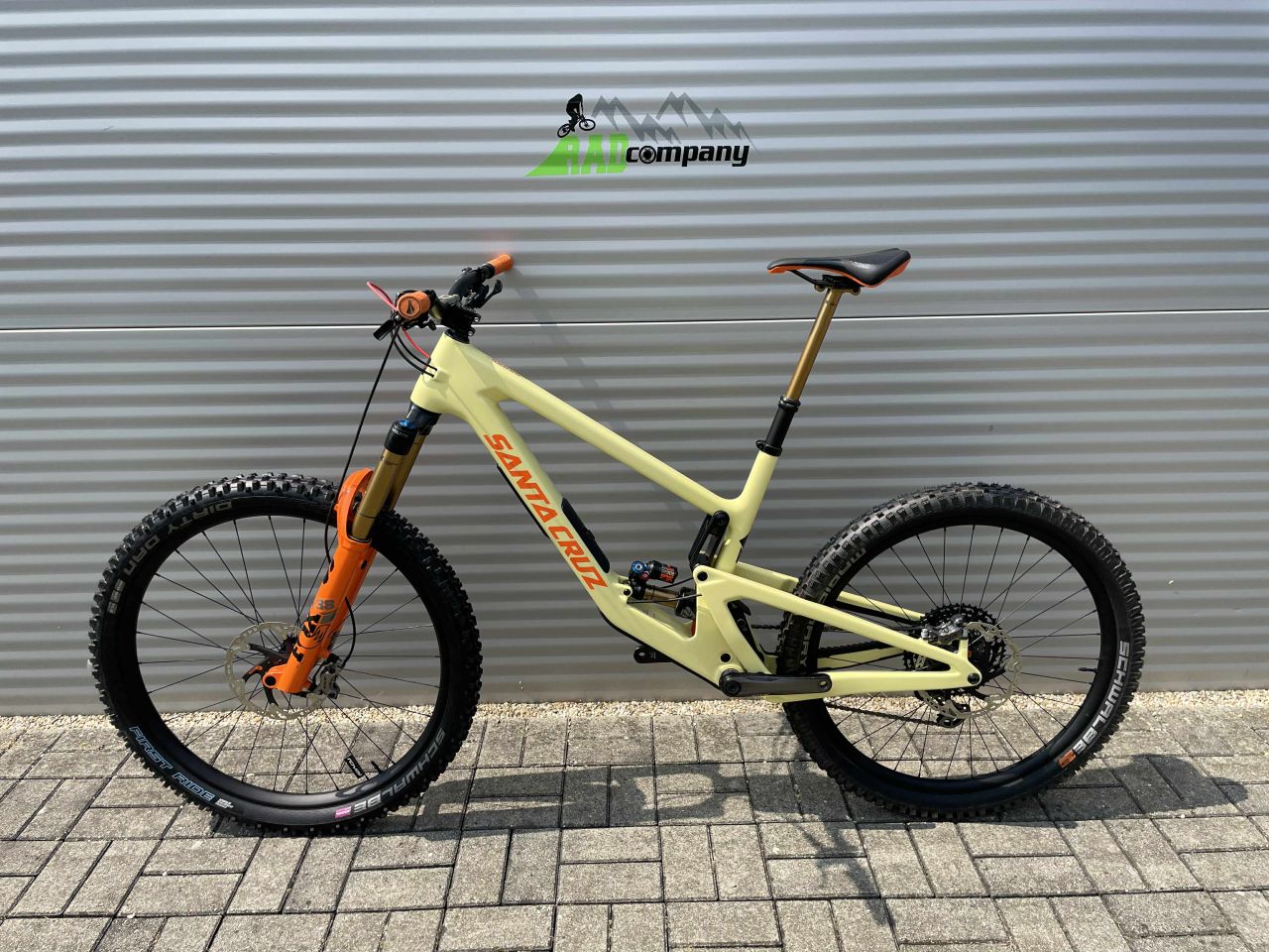 2024 Santa Cruz Nomad Carbon CC Enduro Kerékpár 2024 Santa Cruz Nomad Carbon CC Enduro Kerékpár