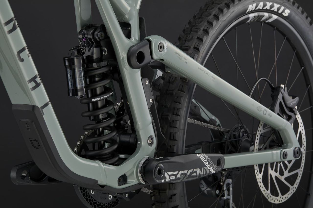 2026 COMMENCAL SUPREME DH V5 RIDE PYRITE GREY Downhill Kerékpár 2026 COMMENCAL SUPREME DH V5 RIDE PYRITE GREY Downhill Kerékpár