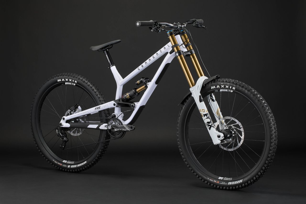 2026 COMMENCAL FRS SIGNATURE PURE WHITE Freeride Kerékpár 2026 COMMENCAL FRS SIGNATURE PURE WHITE Freeride Kerékpár