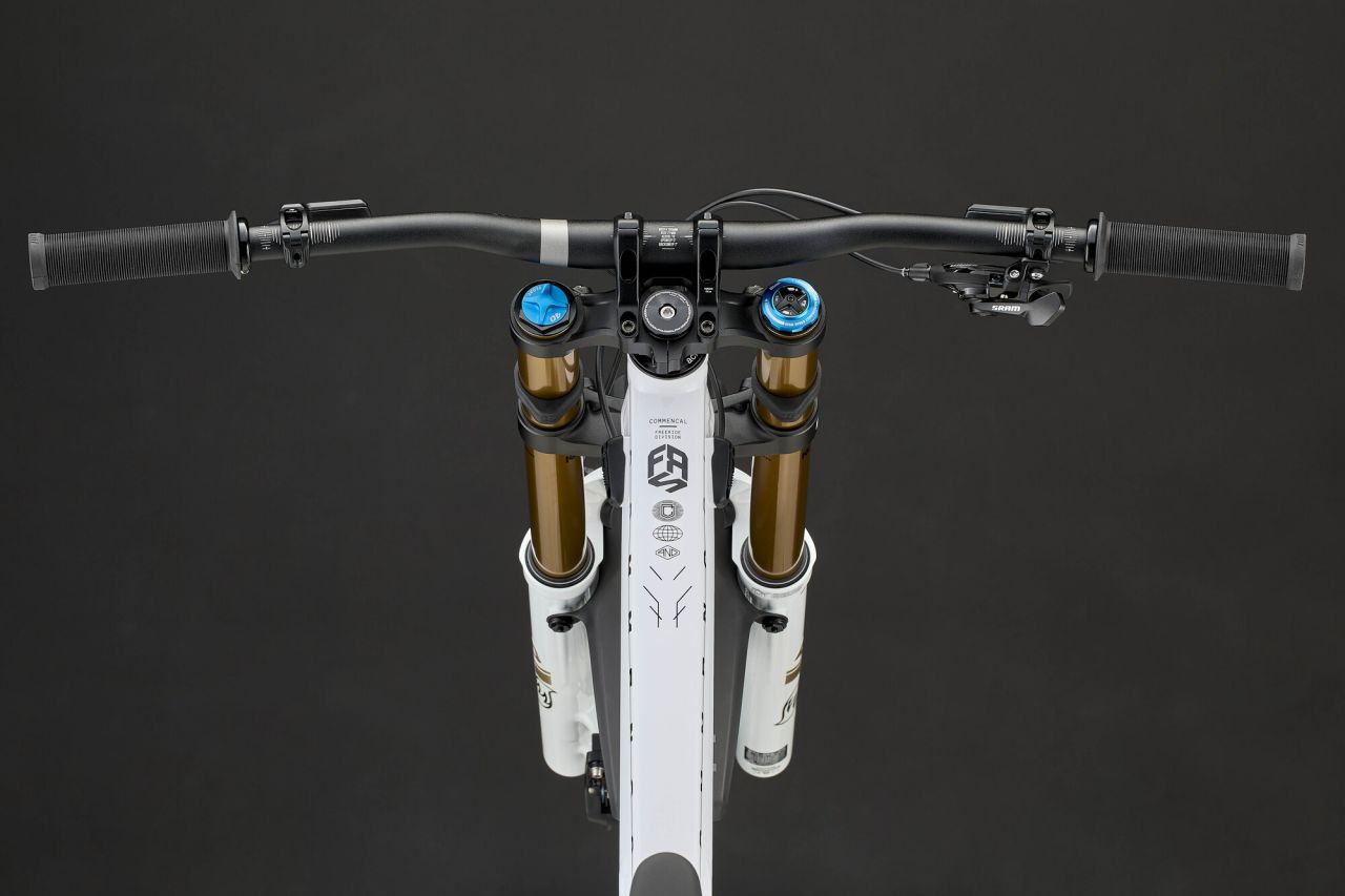 2026 COMMENCAL FRS SIGNATURE PURE WHITE Freeride Kerékpár 2026 COMMENCAL FRS SIGNATURE PURE WHITE Freeride Kerékpár