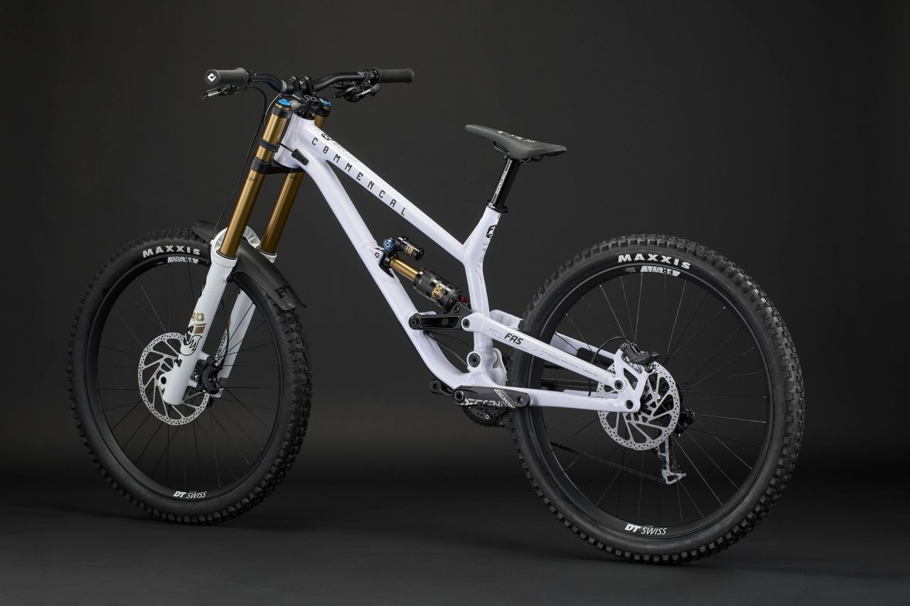 2026 COMMENCAL FRS SIGNATURE PURE WHITE Freeride Kerékpár 2026 COMMENCAL FRS SIGNATURE PURE WHITE Freeride Kerékpár