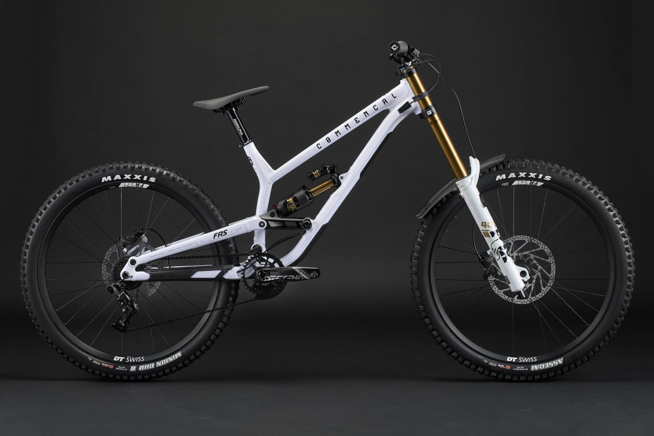 2026 COMMENCAL FRS SIGNATURE PURE WHITE Freeride Kerékpár 2026 COMMENCAL FRS SIGNATURE PURE WHITE Freeride Kerékpár