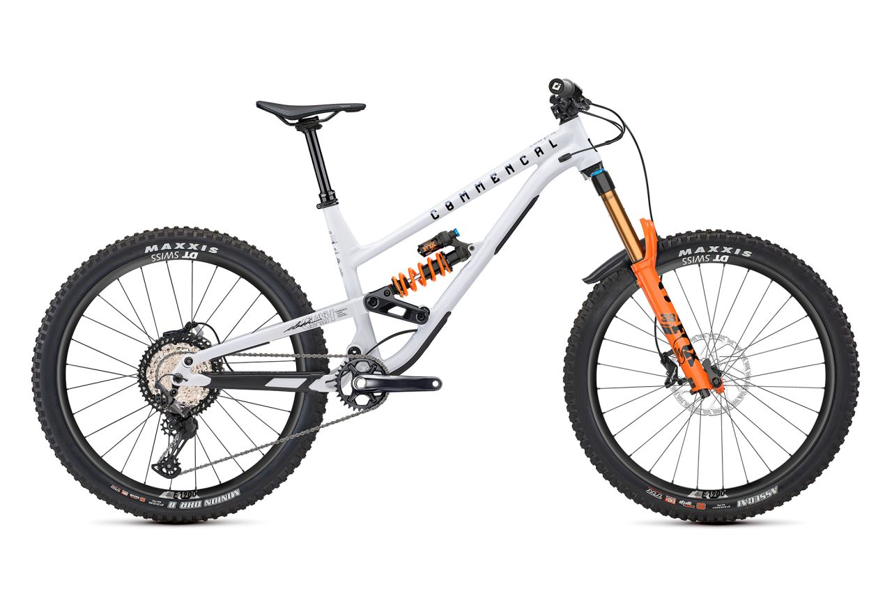 2026 COMMENCAL CLASH SIGNATURE PURE WHITE Enduro Kerékpár 2026 COMMENCAL CLASH SIGNATURE PURE WHITE Enduro Kerékpár