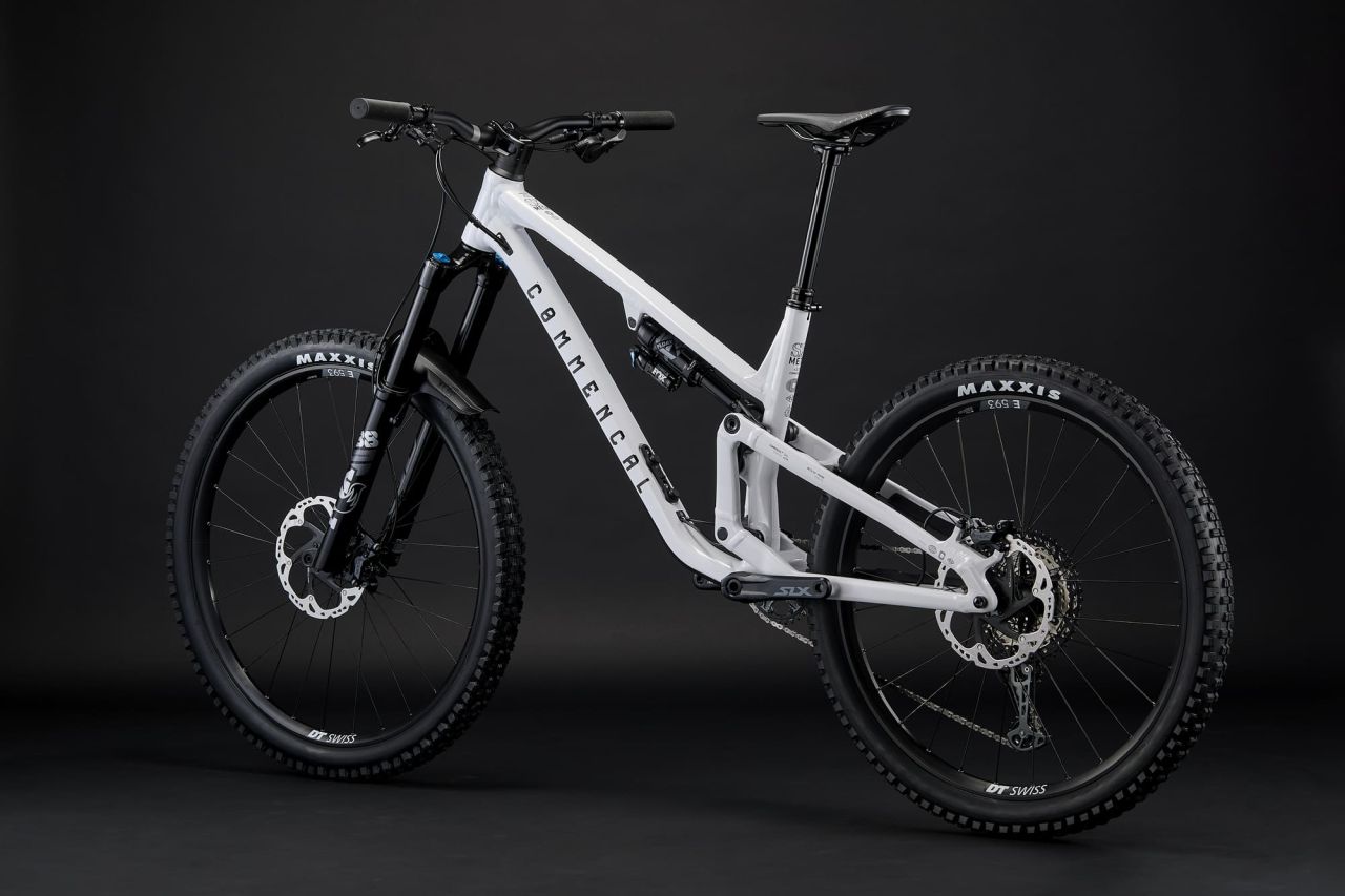 2026 COMMENCAL META SX V5 ESSENTIAL PURE WHITE Enduro Kerékpár