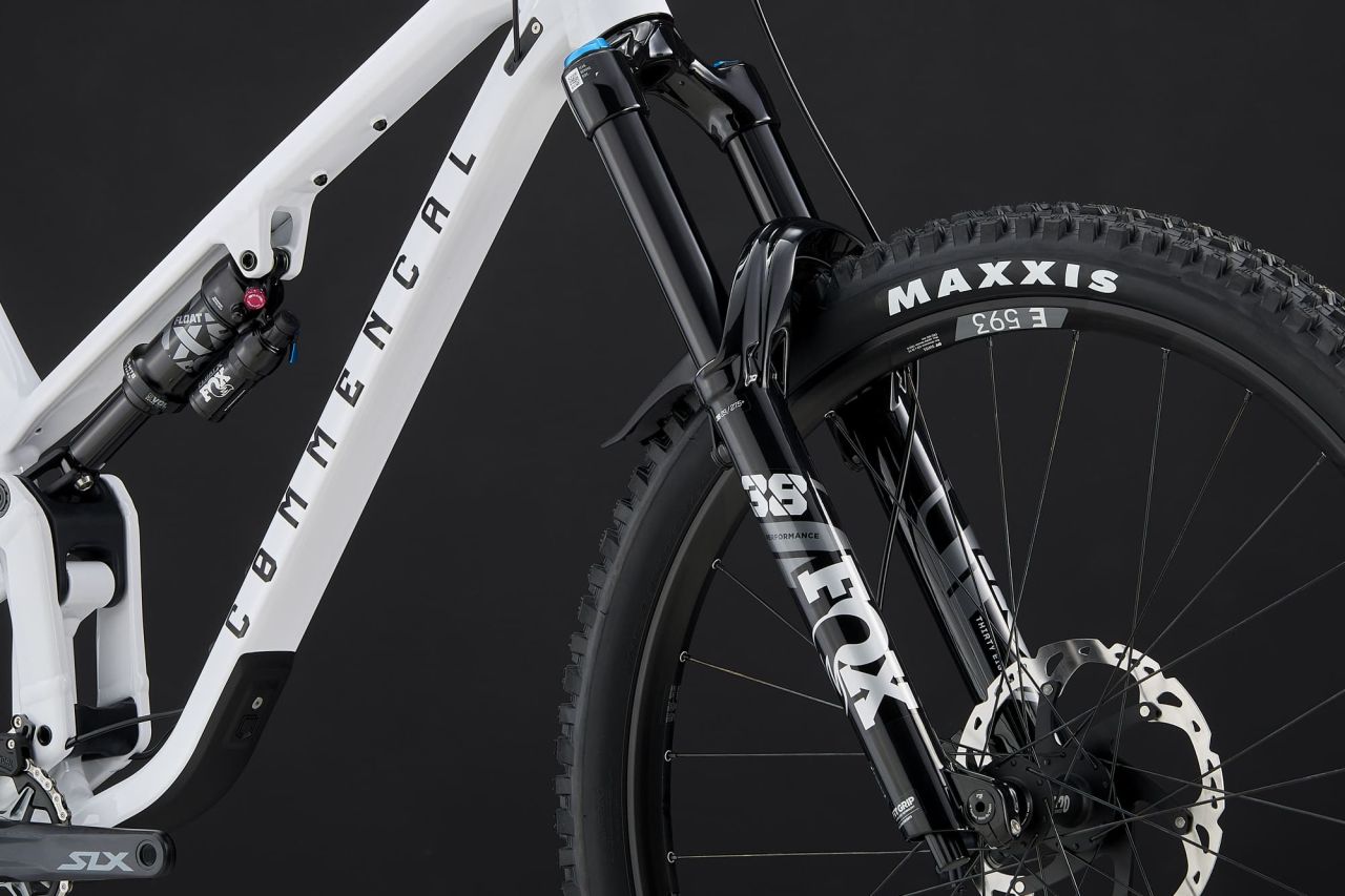 2026 COMMENCAL META SX V5 ESSENTIAL PURE WHITE Enduro Kerékpár