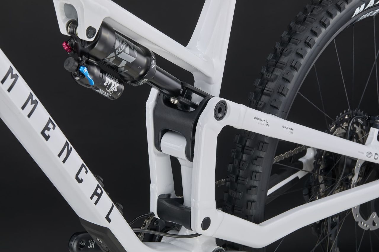 2026 COMMENCAL META SX V5 ESSENTIAL PURE WHITE Enduro Kerékpár