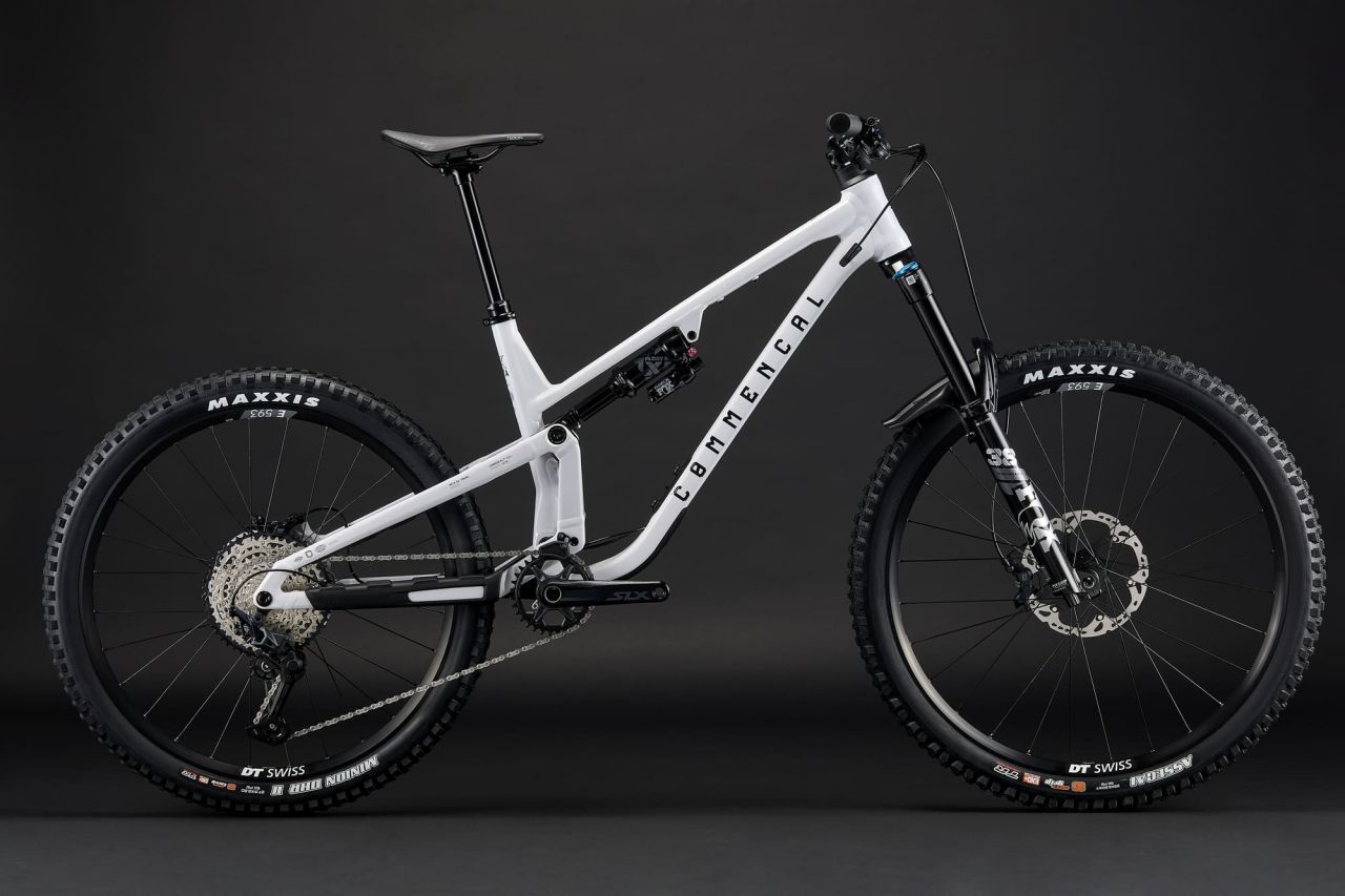 2026 COMMENCAL META SX V5 ESSENTIAL PURE WHITE Enduro Kerékpár