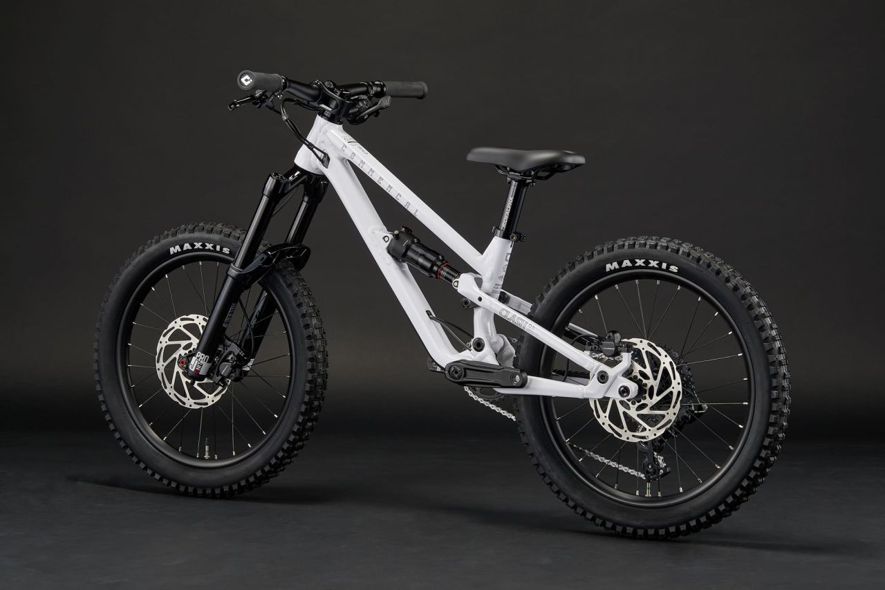 2026 COMMENCAL CLASH 20 PURE WHITE Gyerek Kerékpár 2026 COMMENCAL CLASH 20 PURE WHITE Gyerek Kerékpár