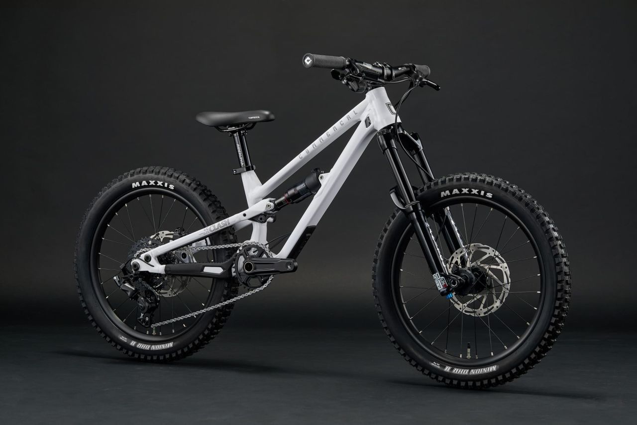 2026 COMMENCAL CLASH 20 PURE WHITE Gyerek Kerékpár 2026 COMMENCAL CLASH 20 PURE WHITE Gyerek Kerékpár