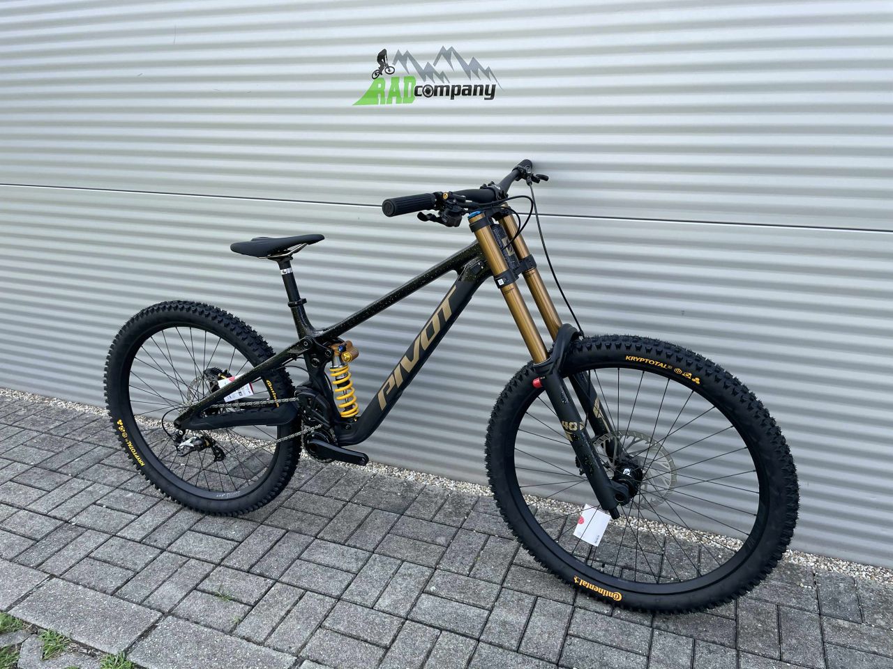 2025 Pivot Phoenix Pro Downhill Kerékpár