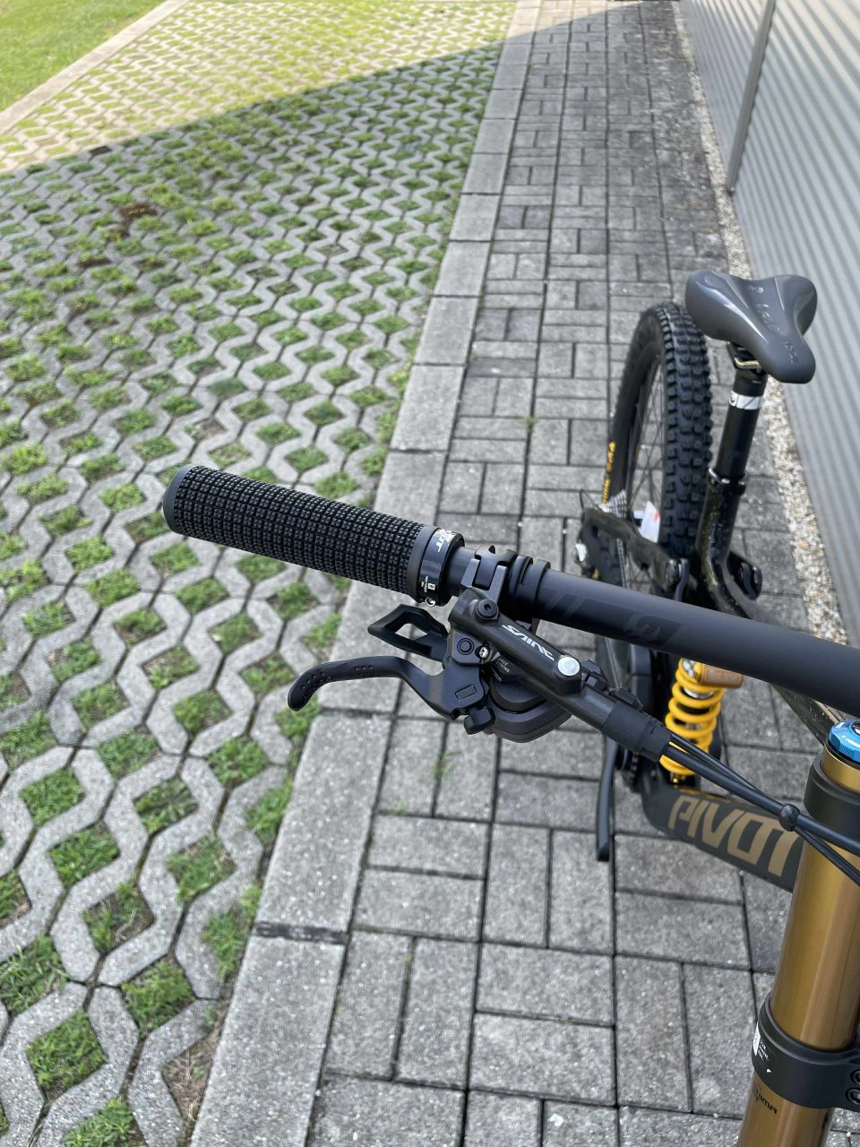 2025 Pivot Phoenix Pro Downhill Kerékpár