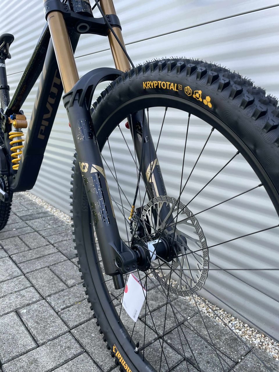 2025 Pivot Phoenix Pro Downhill Kerékpár