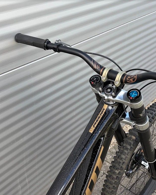 2025 Pivot Phoenix Pro Downhill Kerékpár 2025 Pivot Phoenix Pro Downhill Kerékpár