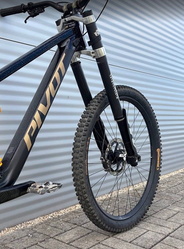 2025 Pivot Phoenix Pro Downhill Kerékpár 2025 Pivot Phoenix Pro Downhill Kerékpár