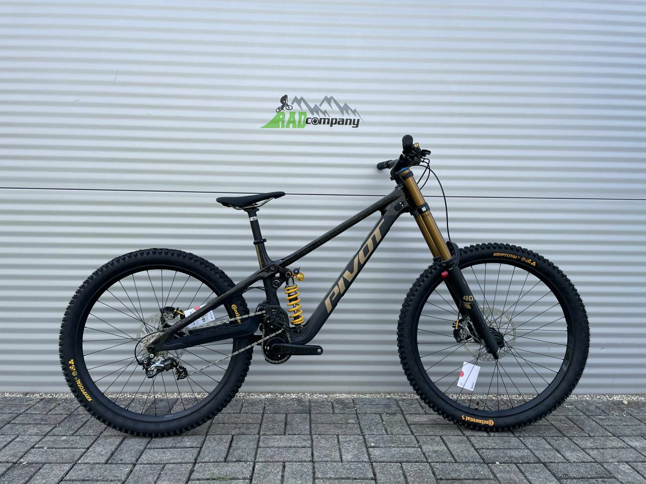 2025 Pivot Phoenix Pro Downhill Kerékpár
