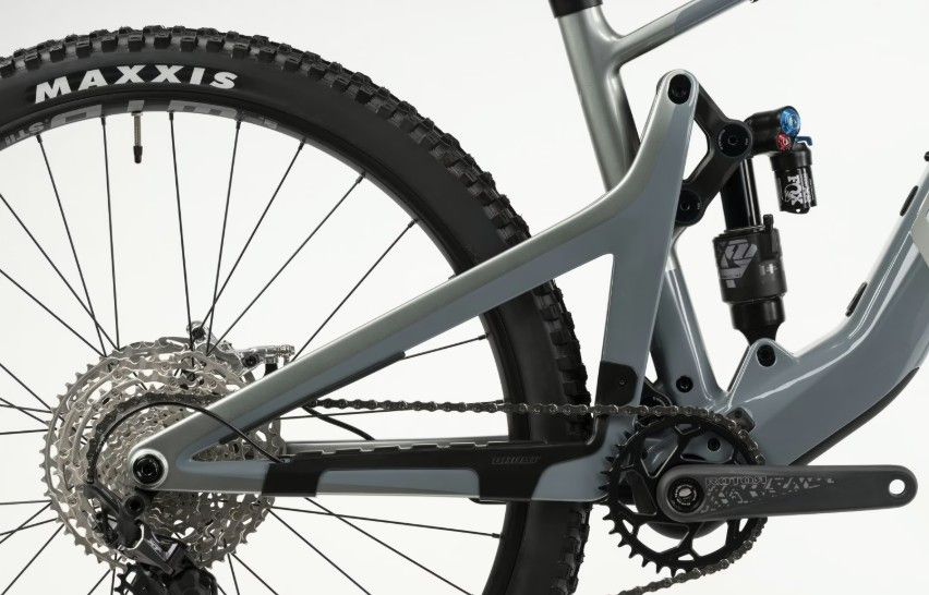 2025 GHOST Path Riot CF Advanced E-bike