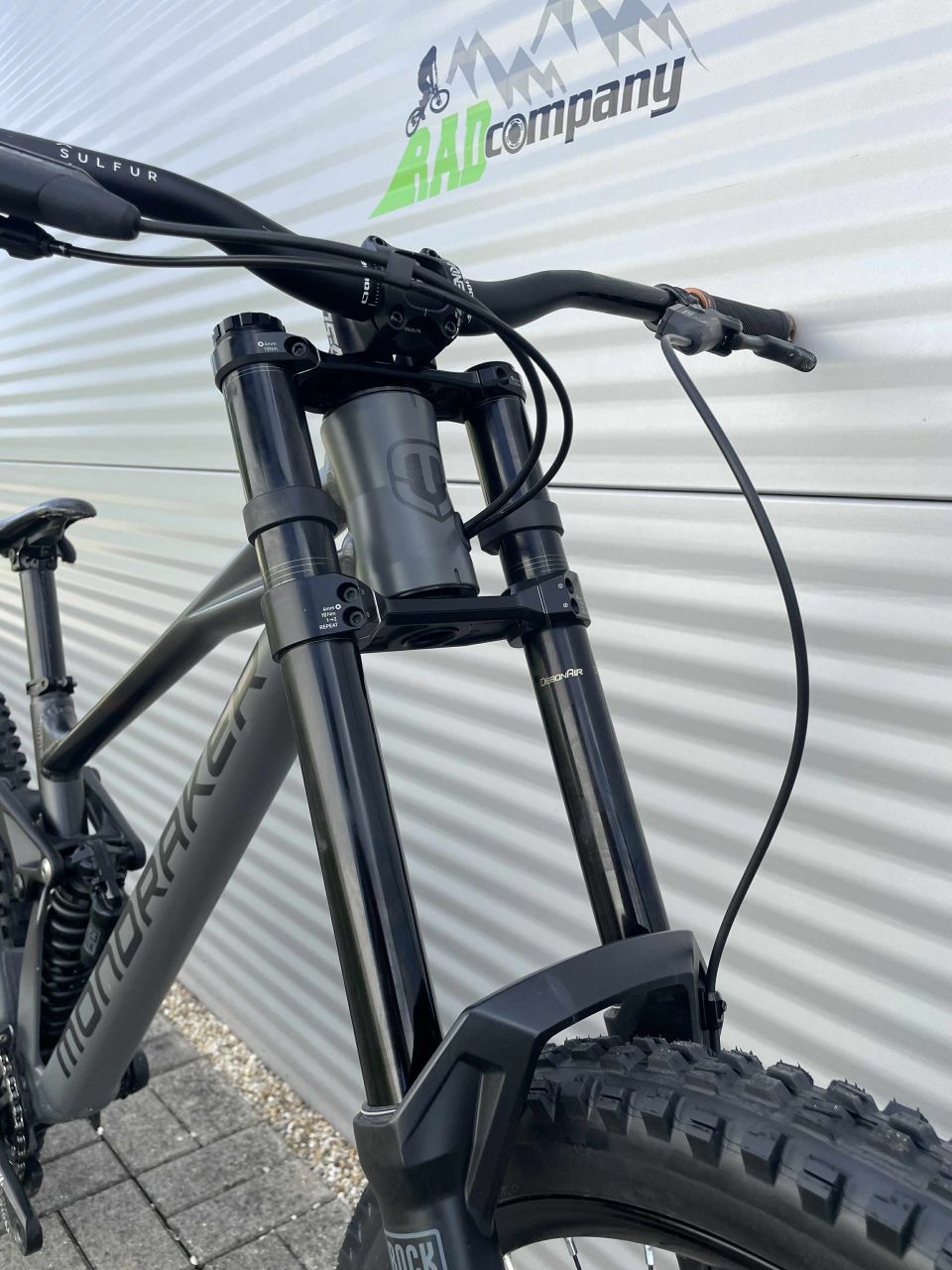 2024 Mondraker Summum Downhill Kerékpár