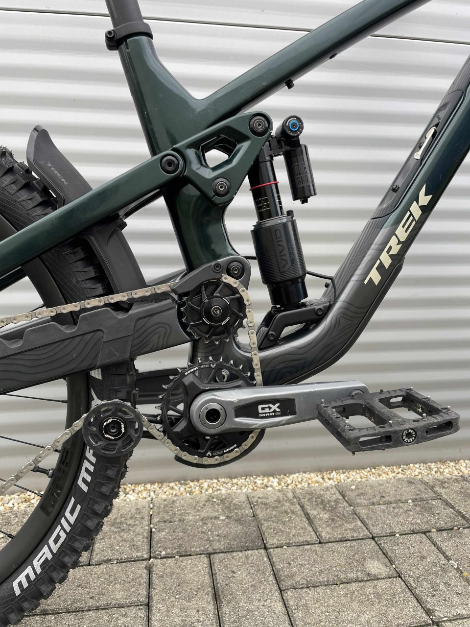 2024 TREK Slash 9.8 Gen 6 Enduro Kerékpár