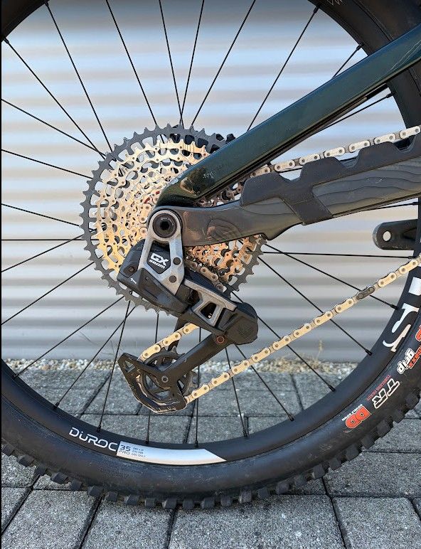 2024 TREK Slash 9.8 Gen 6 Enduro Kerékpár