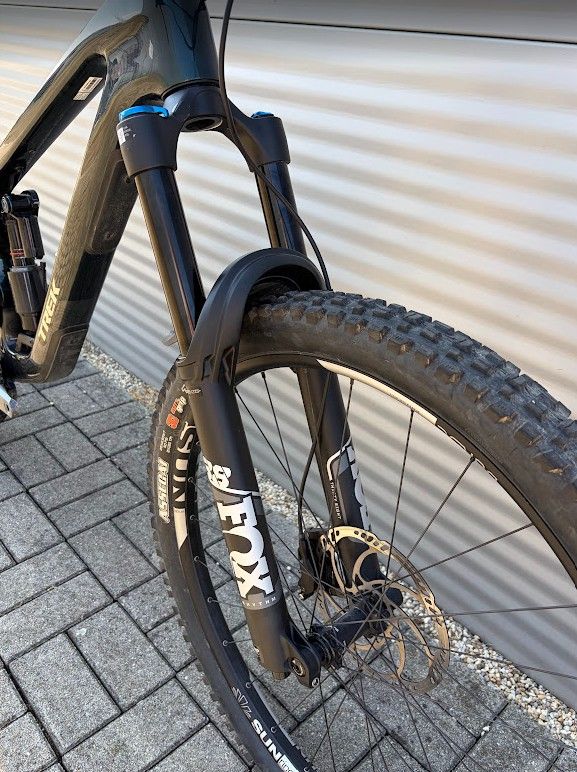 2024 TREK Slash 9.8 Gen 6 Enduro Kerékpár