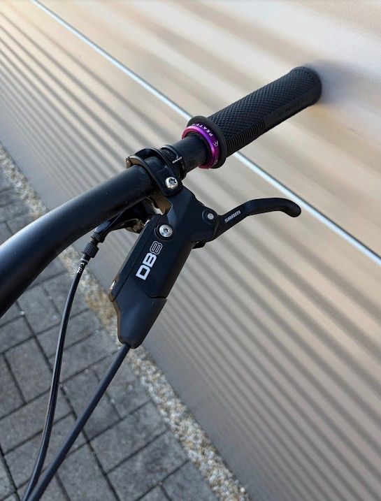 2024 TREK Slash 9.8 Gen 6 Enduro Kerékpár