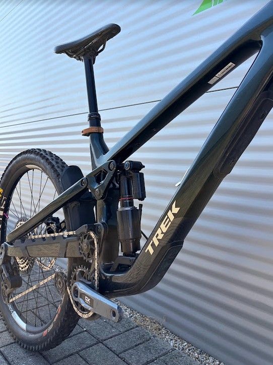 2024 TREK Slash 9.8 Gen 6 Enduro Kerékpár