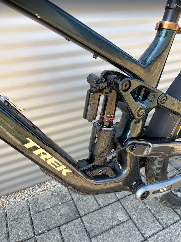 2024 TREK Slash 9.8 Gen 6 Enduro Kerékpár