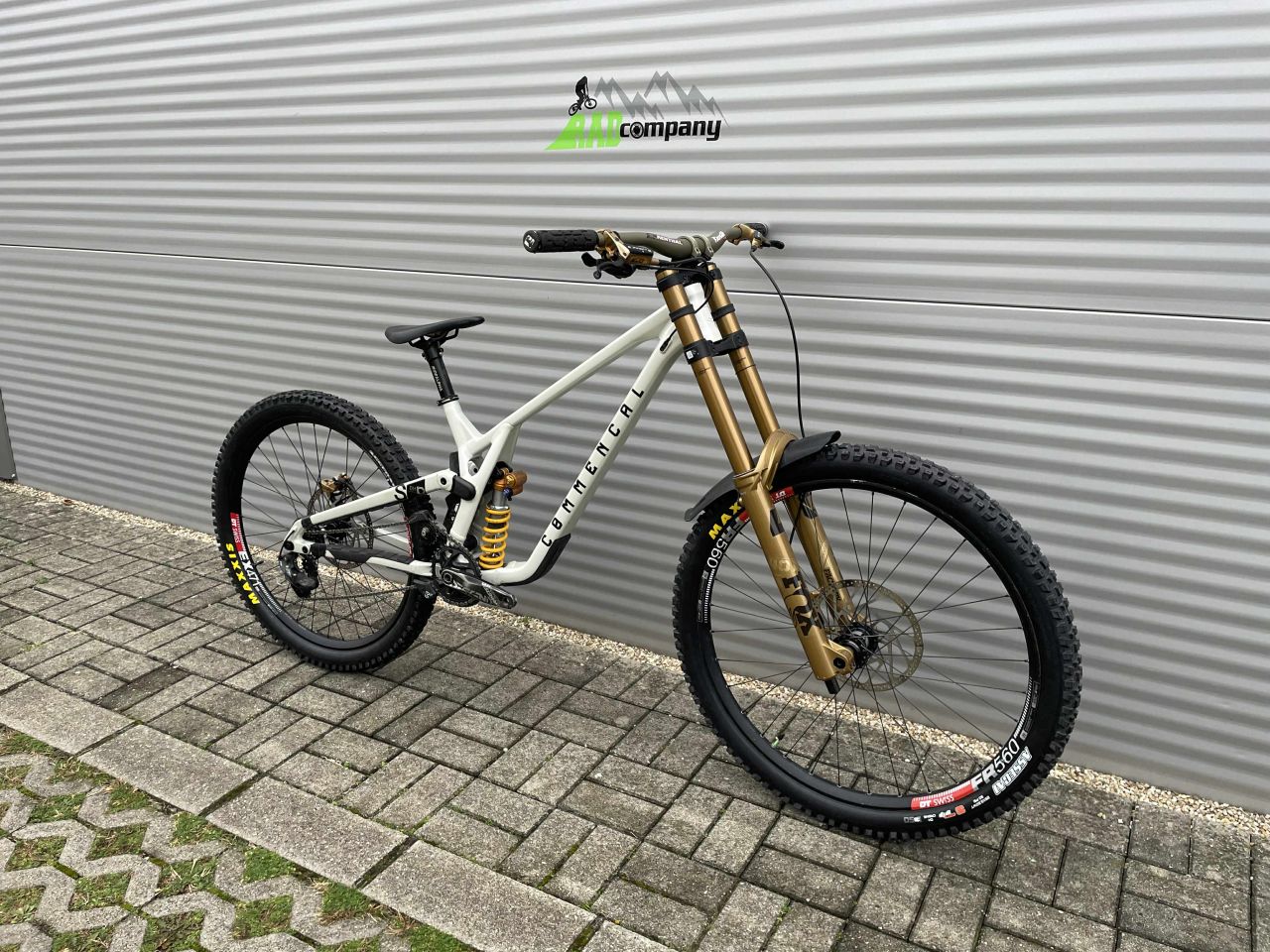 2024 Commencal Supreme DH V5 Downhill Kerékpár 2024 Commencal Supreme DH V5 Downhill Kerékpár