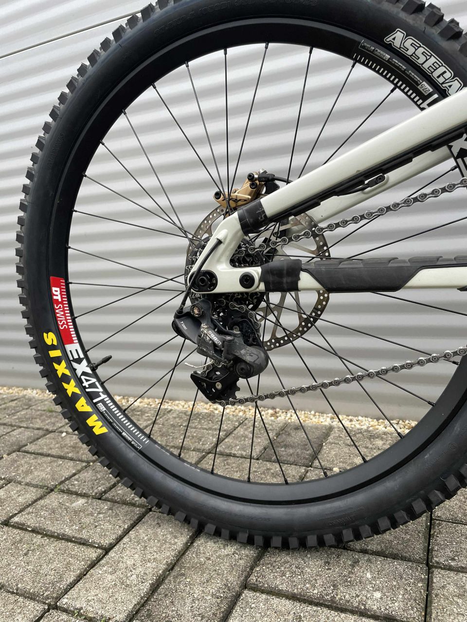 2024 Commencal Supreme DH V5 Downhill Kerékpár 2024 Commencal Supreme DH V5 Downhill Kerékpár