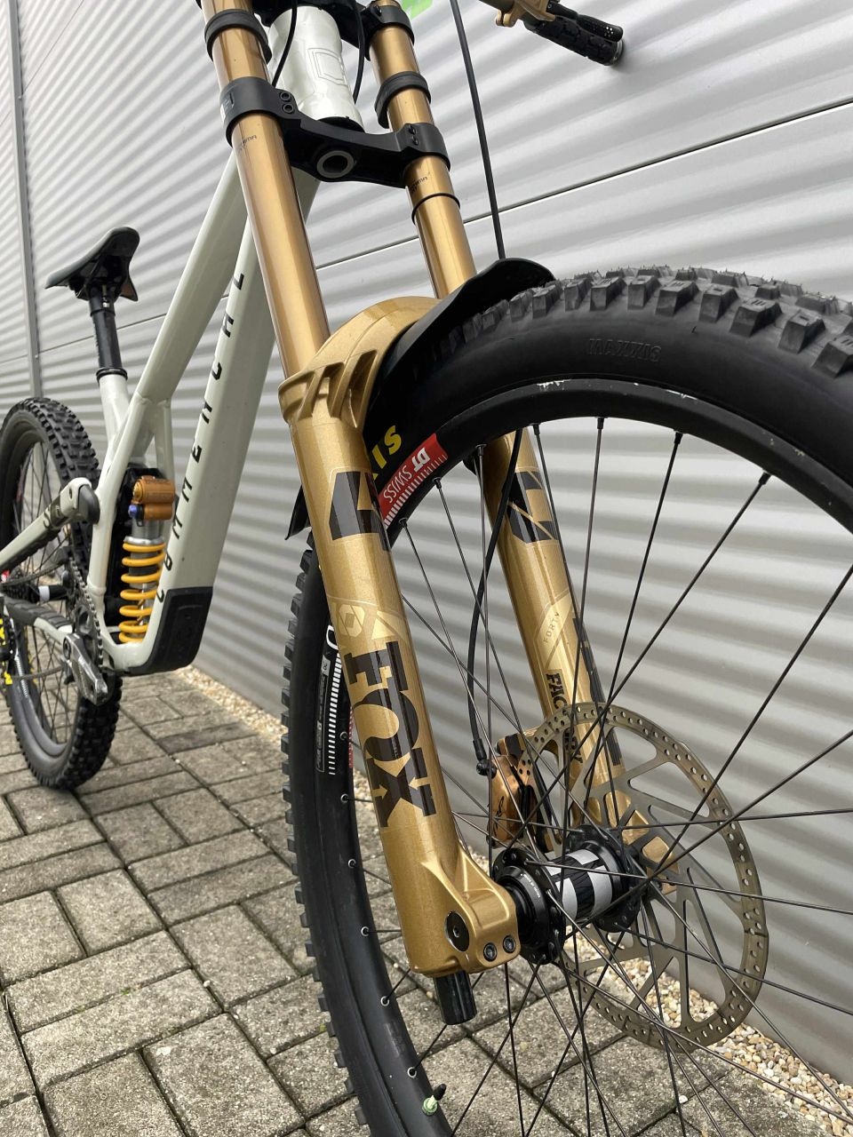 2024 Commencal Supreme DH V5 Downhill Kerékpár 2024 Commencal Supreme DH V5 Downhill Kerékpár