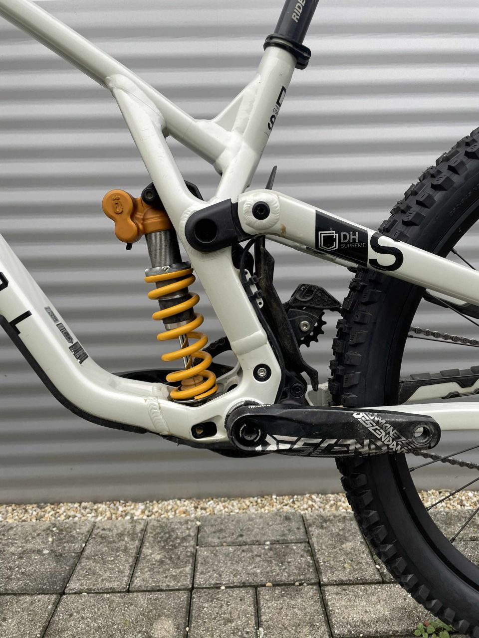 2024 Commencal Supreme DH V5 Downhill Kerékpár 2024 Commencal Supreme DH V5 Downhill Kerékpár