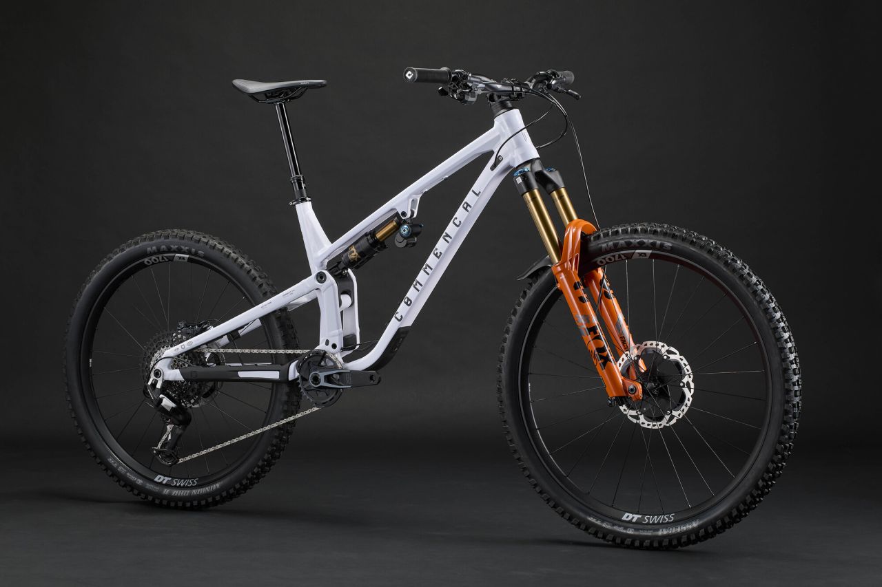 2026 COMMENCAL META SX V5 SIGNATURE PURE WHITE Enduro Kerékpár