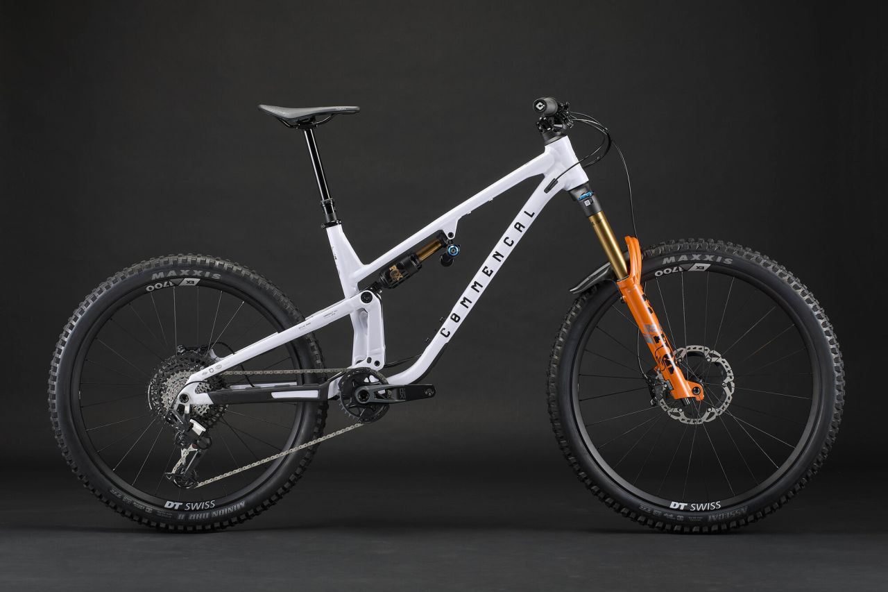 2026 COMMENCAL META SX V5 SIGNATURE PURE WHITE Enduro Kerékpár