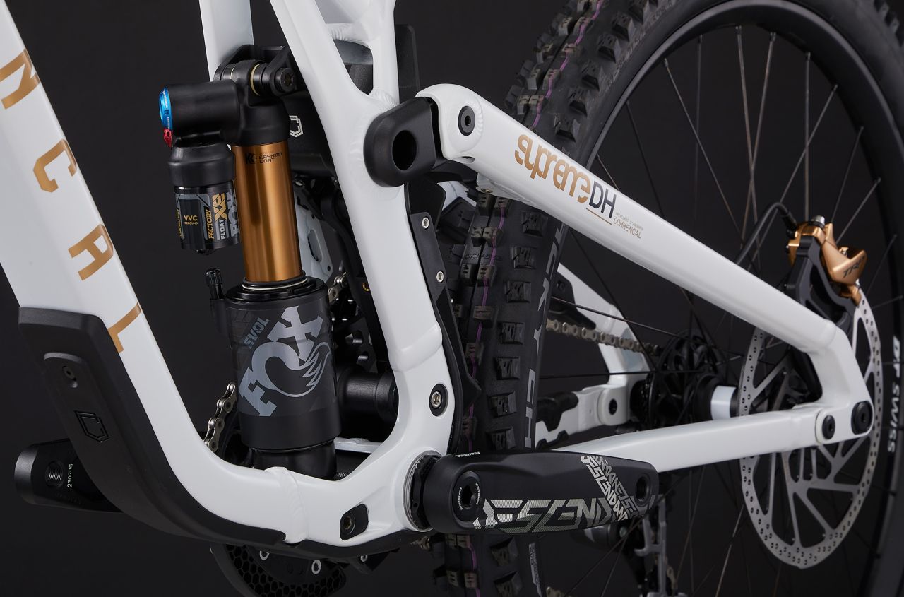 2025 COMMENCAL SUPREME DH V5 SIGNATURE LTD PURE WHITE 