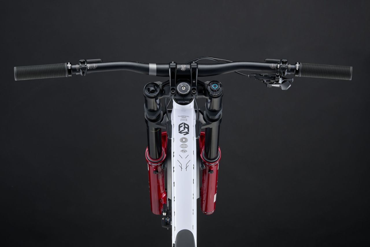 2026 COMMENCAL FRS ROCKSHOX PURE WHITE Freeride Kerékpár