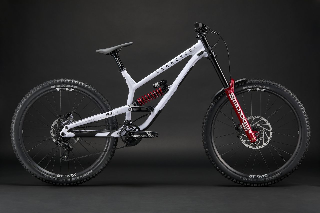 2026 COMMENCAL FRS ROCKSHOX PURE WHITE Freeride Kerékpár