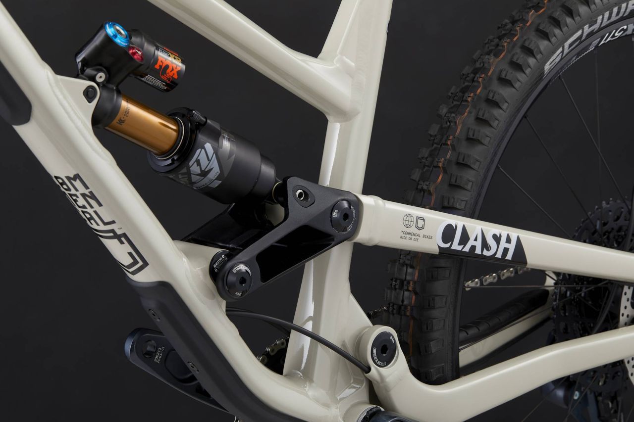 2023 COMMENCAL CLASH SIGNATURE CHALK Enduro Kerékpár