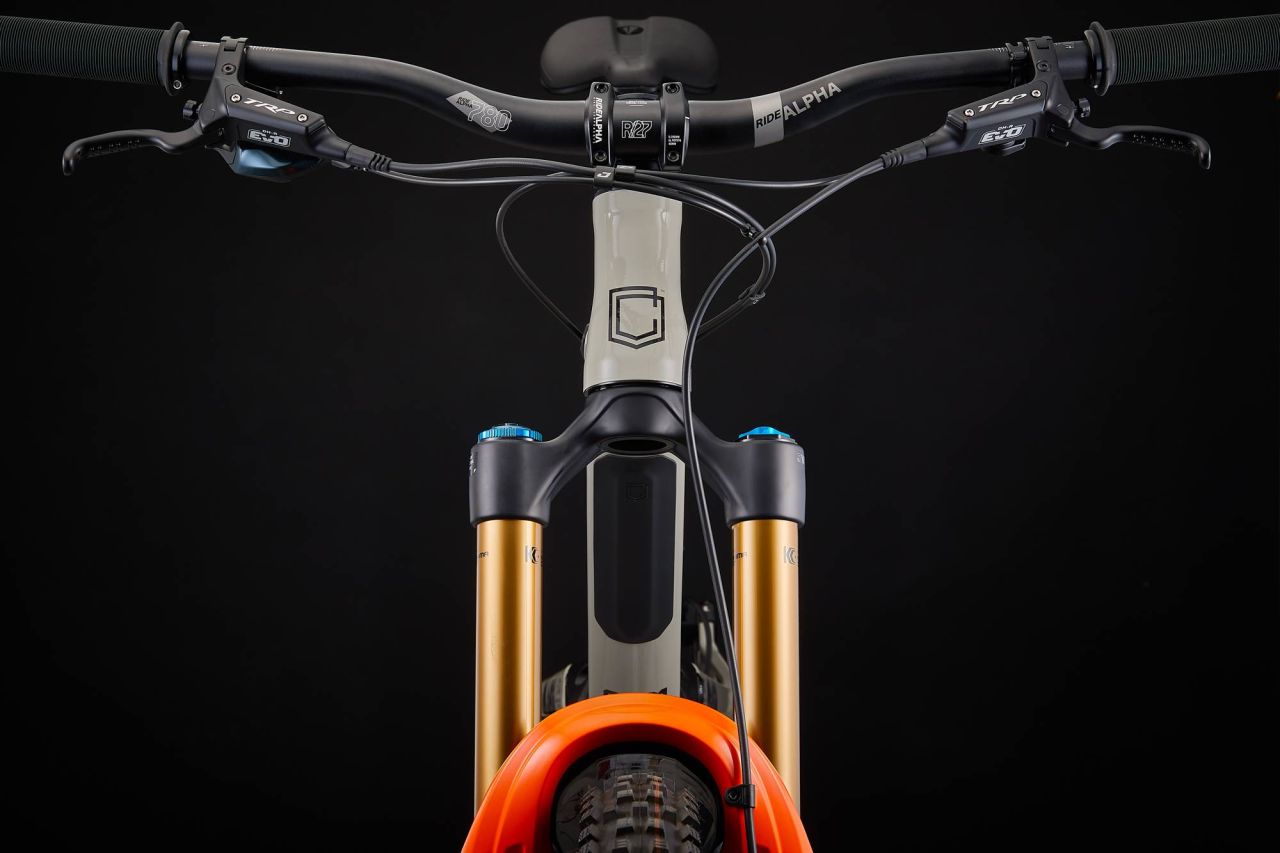2023 COMMENCAL CLASH SIGNATURE CHALK Enduro Kerékpár