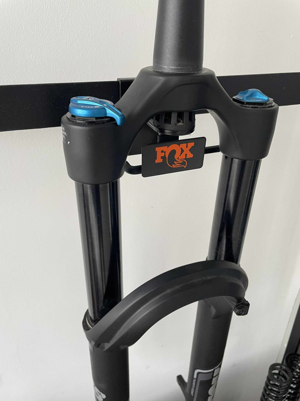 FOX 38 PERFORMANCE ELITE FLOAT 29 Villa FOX 38 PERFORMANCE ELITE FLOAT 29 Villa