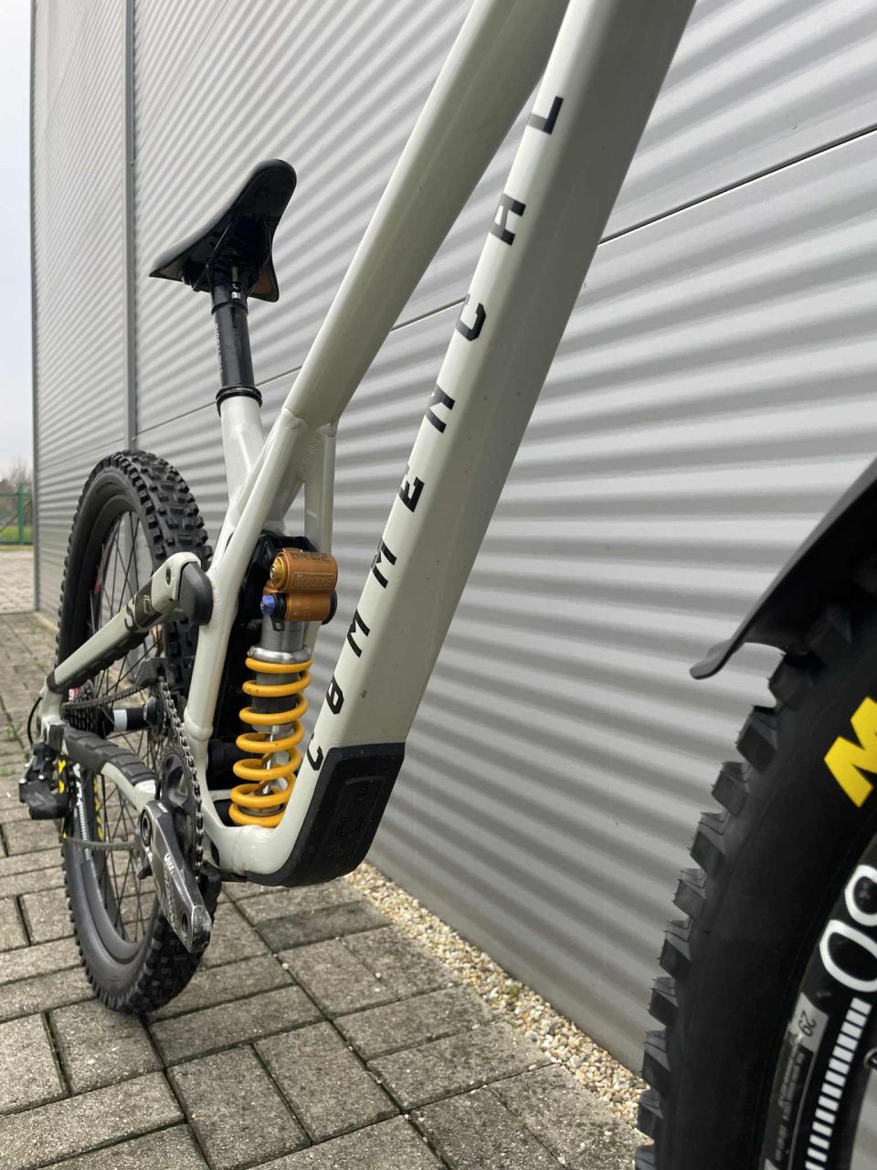 2024 Commencal Supreme DH V5 Downhill Vázszett