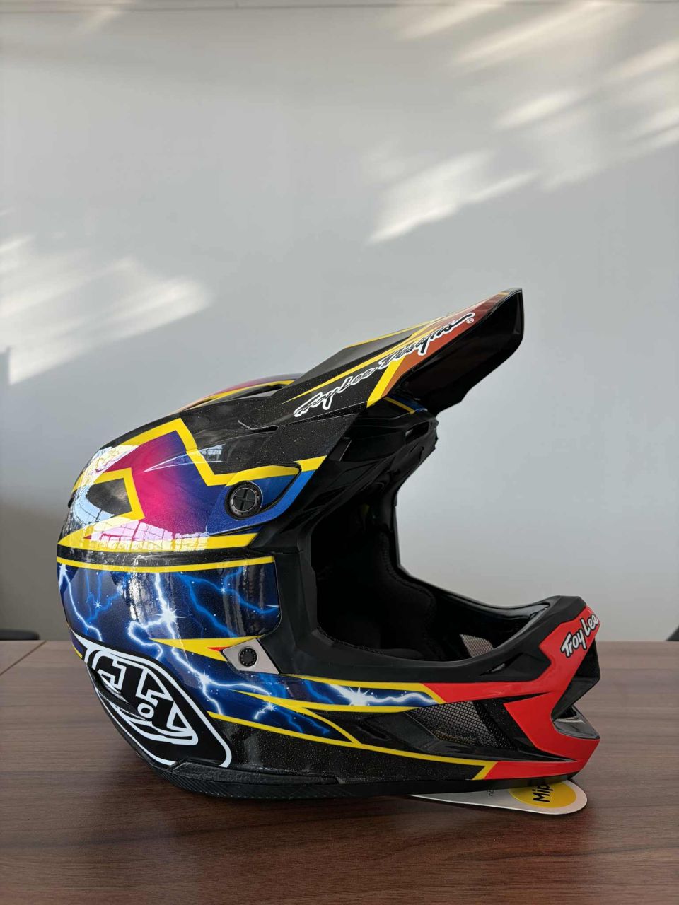 Troy Lee Designs D4 CARBON FEJVÉDŐ 