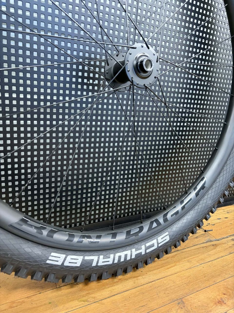 Bontrager Line Elite 30 Mullet Karbon Kerékszett