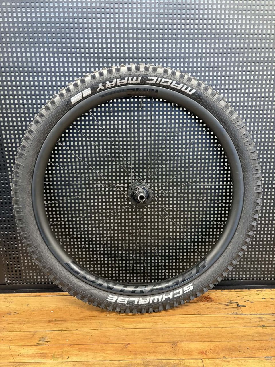 Bontrager Line Elite 30 Mullet Karbon Kerékszett