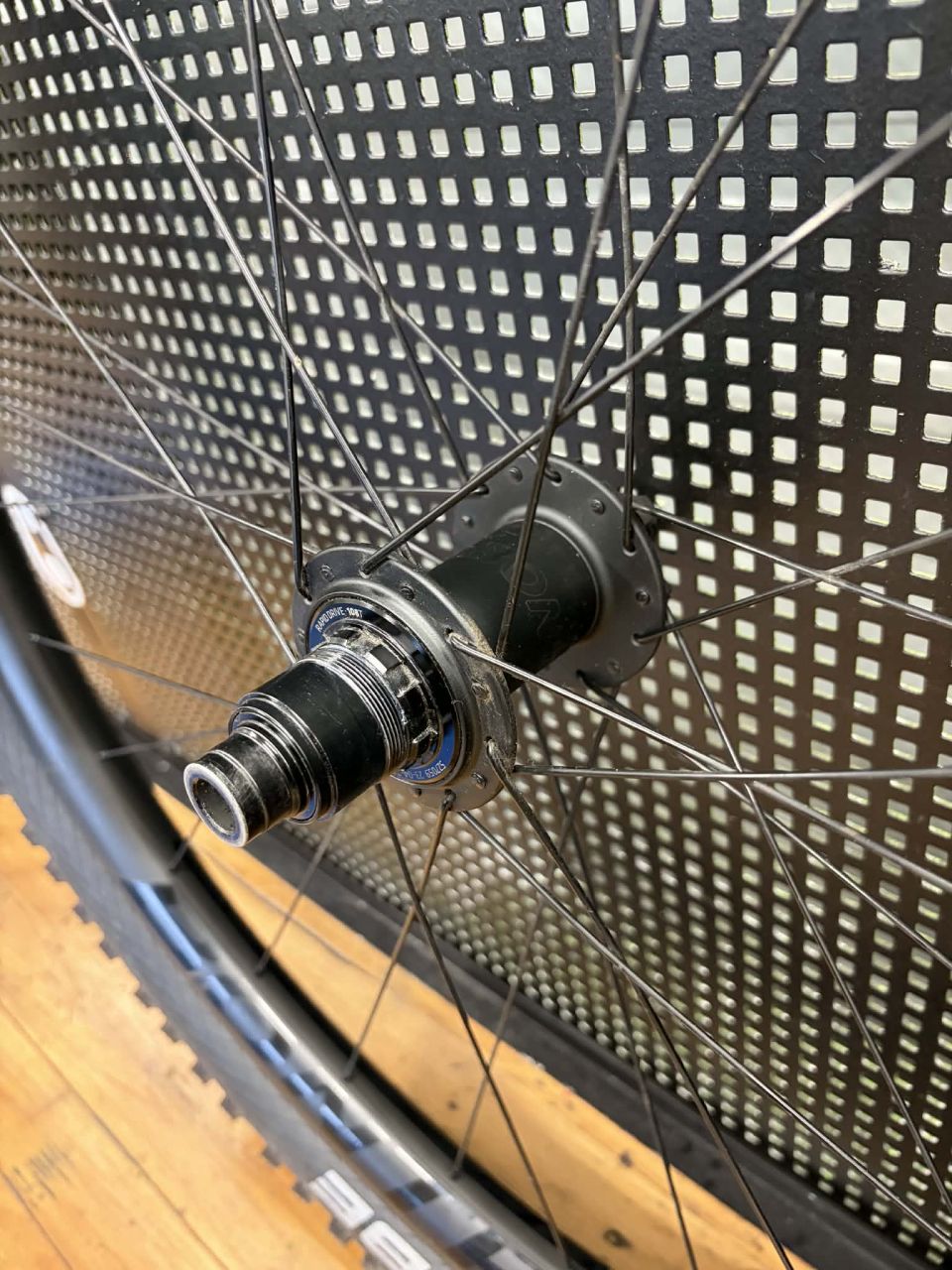 Bontrager Line Elite 30 Mullet Karbon Kerékszett