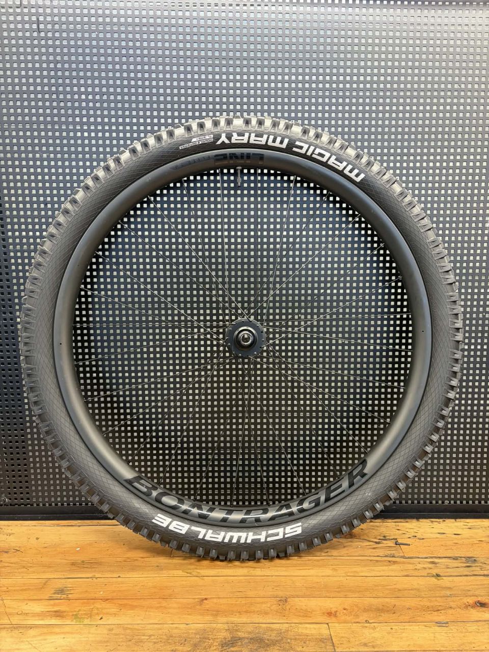 Bontrager Line Elite 30 Mullet Karbon Kerékszett