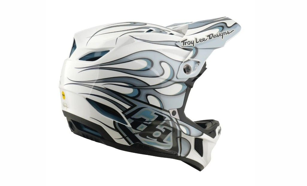 TLD D4 COMPOSITE MIPS TORCHED WHITE / SILVER FEJVÉDŐ 