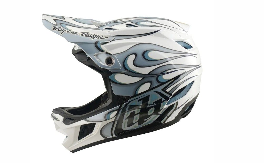 TLD D4 COMPOSITE MIPS TORCHED WHITE / SILVER FEJVÉDŐ 