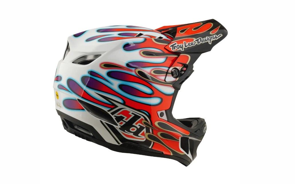 TLD D4 COMPOSITE MIPS OVERSPRAY WHITE / RED FEJVÉDŐ 